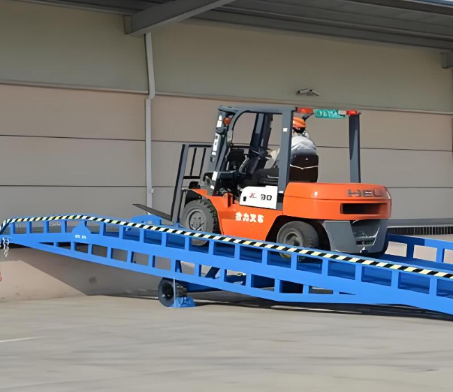 保山移动式卸货平台（叉车用）